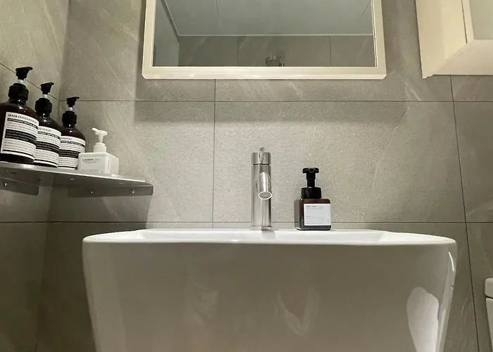 Gyeol - 3min To Hongdae, New Renovated, Free Parking *